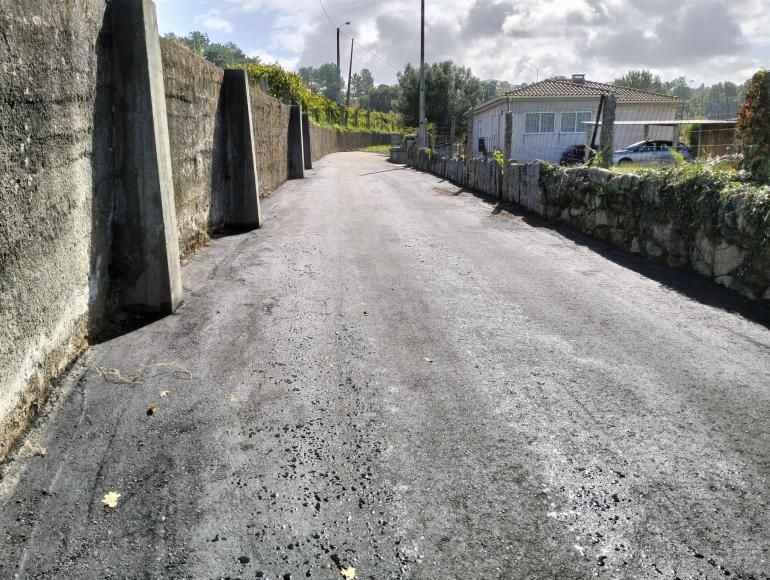 Pavimenta&ccedil;&atilde;o e Constru&ccedil;&atilde;o de rede de &aacute;guas pluviais, do Recanto de Serrade