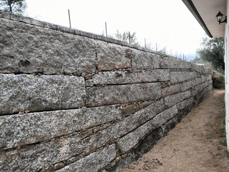 MURO DE SUPORTE DA CAL&Ccedil;ADA DE AGRELO - FREGUESIA DE MAZEDO